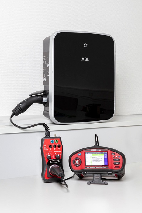 4000828092 - Detailbild_Gerätetester-Set IT 200,EV 3-2,L-Boxx IT 200+EV 3-2+L-Boxx Koffer