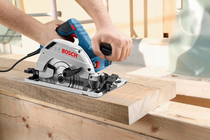 8000341625 - Detailbild_Handkreissäge GKS 55+ GCE Aufnahme-L.1350W G.3,8kg i.Karton BOSCH