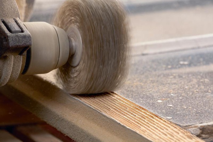 8000344008 - Detailbild2_Scheibenbürste PRO Wood Clean D.80mm Draht-St.0,2mm Bürsten-B.35mm Messing