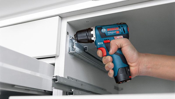 8000500121 - Detailbild2_Akku-Starter-Set 12V 2,0/4,0Ah BOSCH
