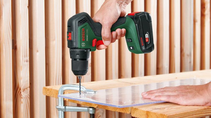 8001552732 - Detailbild_Akku-Zweigang-Bohrschrauber UniversalDrill 18V-60 Drehmom60Nm m.2Akkus 2Ah BOSCH