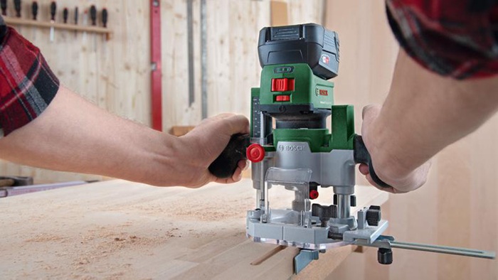 8003586822 - Detailbild_Akku-Kanten-Oberfräse Router Combi Drehz.30000 1/min m.Taucheineinheit BOSCH