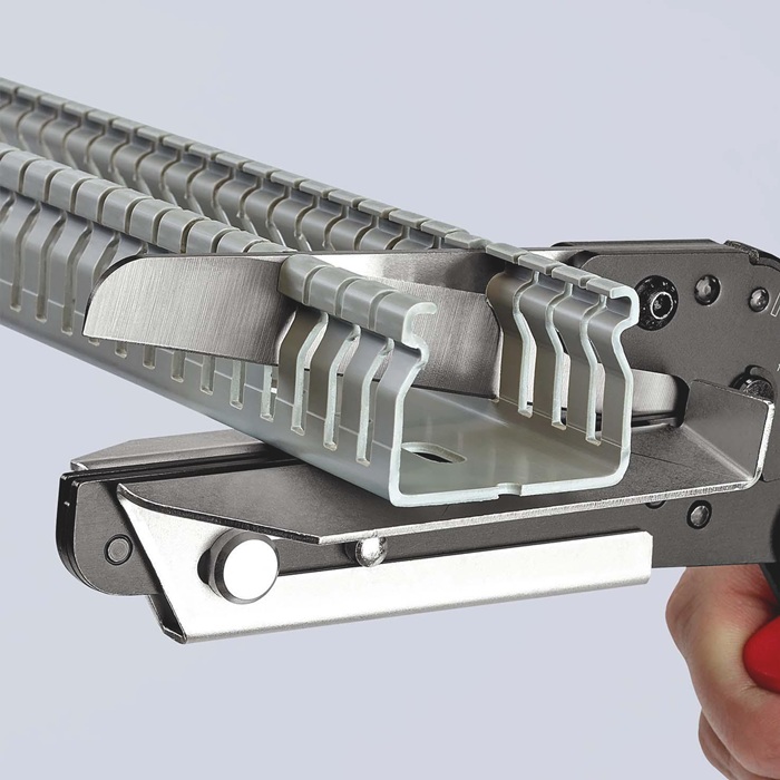 4000794316 - Detailbild5_Kunststoffschere max.4mm Kabelkanälen KNIPEX