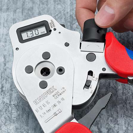 4000794832 - Detailbild_Vierdornpresszange L.240mm 0,14-6 (AWG 26-10)mm² KNIPEX