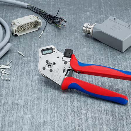 4000794832 - Detailbild3_Vierdornpresszange L.240mm 0,14-6 (AWG 26-10)mm² KNIPEX