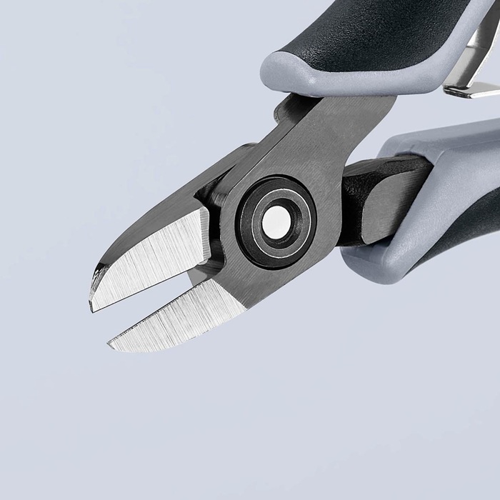 4000795064 - Detailbild_Präzisions-Elektronik-Seitenschneider L.125mm Facette ja,sehr kl.pol.