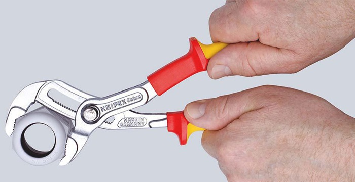 4000795065 - Detailbild5_Wasserpumpenzange Cobra® L.250mm Spann-W.46mm verchr.VDE 2K-Hülle KNIPEX