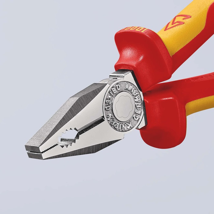 4000810236 - Detailbild_Kombizange L.180mm Mehrkomp.-Hüllen verchr.VDE KNIPEX