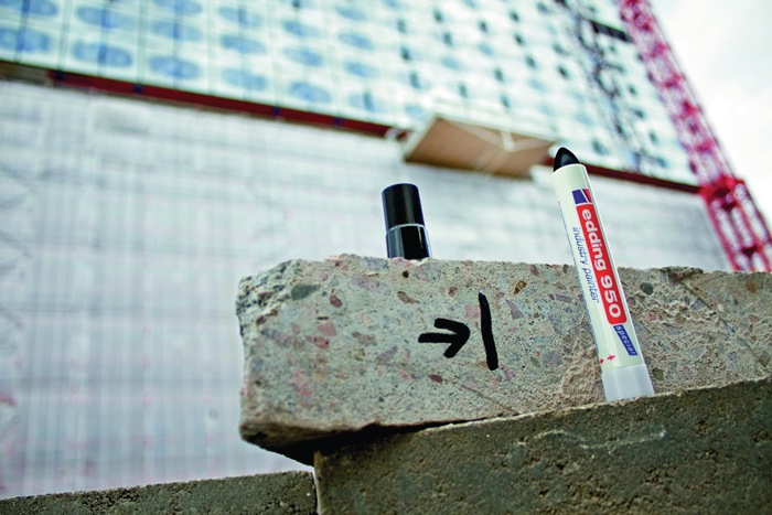 9000487930 - Detailbild_Industrie-Pastenmarker 950 rot Strich-B.10mm Rundspitze EDDING