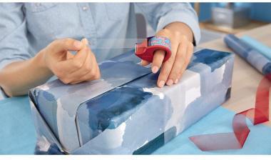 9199102458 - Detailbild_tesa Handabroller Mini 57858-00000 19mmx10m rot/blau