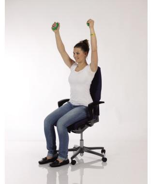 9199150585 - Detailbild_TOGU Ergonomiehandtrainer Brasil 470636 11x5cm grün 2St./Pack.